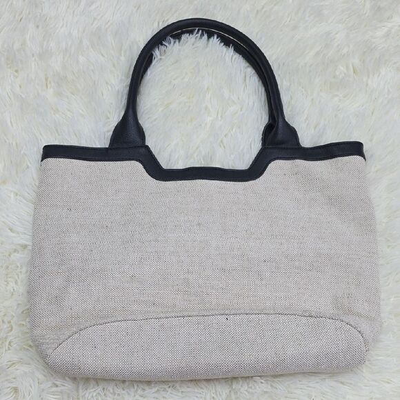 5 For $25 Rachel Zoe Black and Cream Tote Bag with Structured Design - Picture 8 of 9